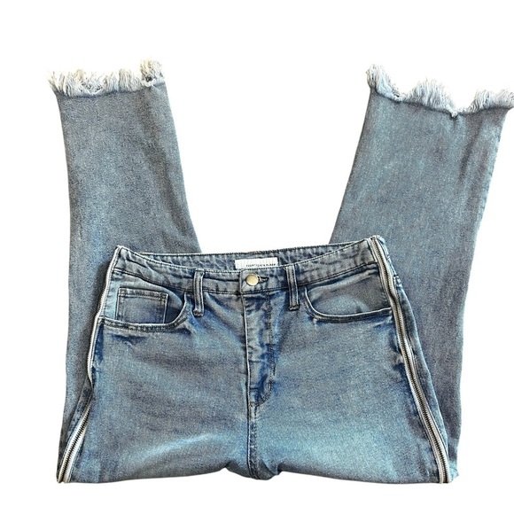 Wild Fable Women’s Size 10 Jeans Zipper Detail High Rise Ankle Fray Hem Festival - Picture 3 of 10